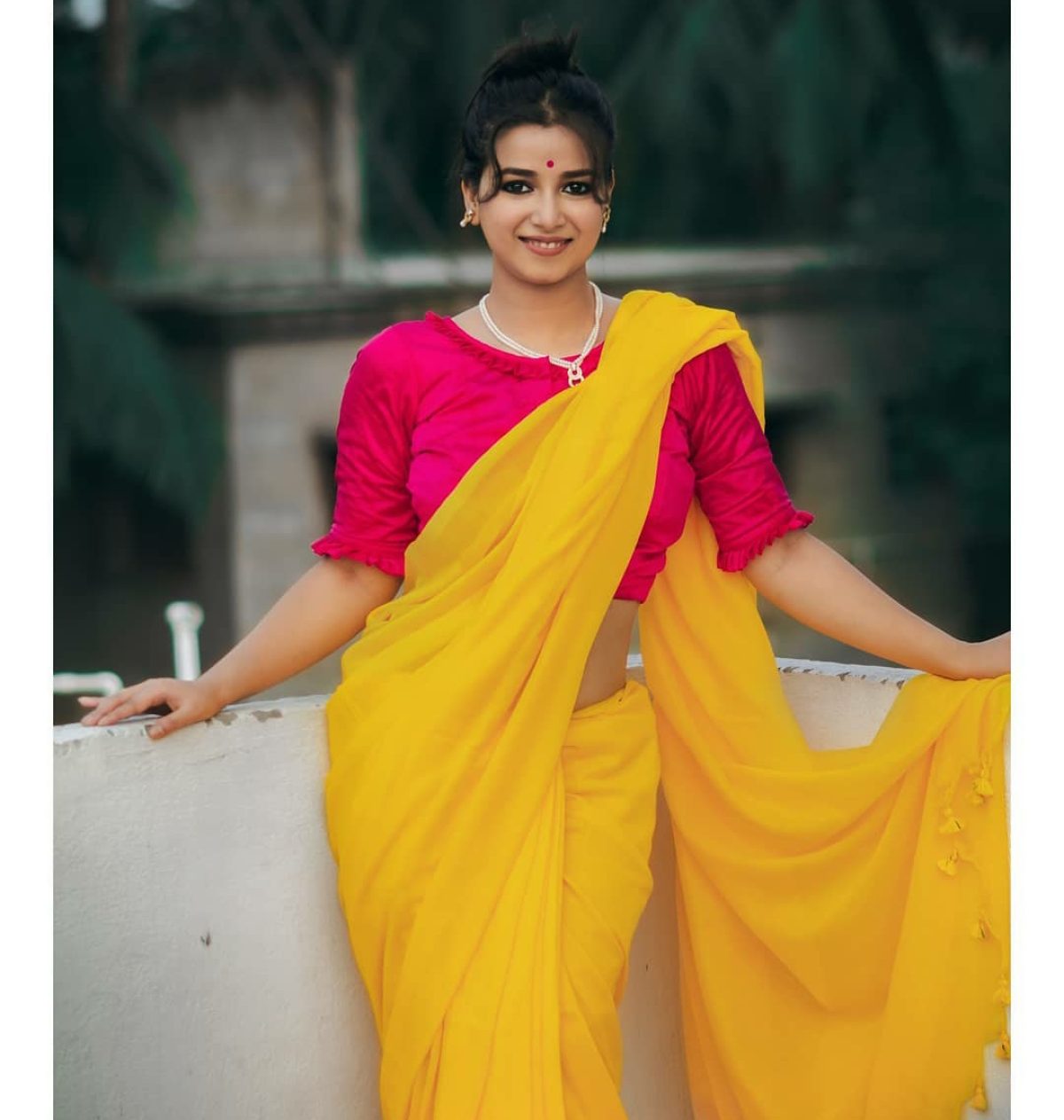 Holud saree cheap style